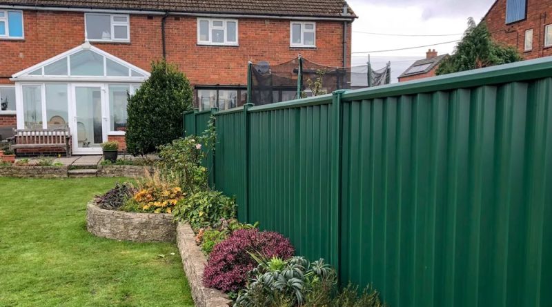 How a Well-Chosen Fence Transforms Your Home Appearance